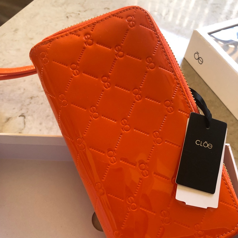 Orange Clōe wallet